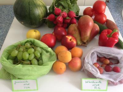 Obst und Gem&uuml;se kaufe ich nur lose. Immer dabei habe ich Gem&uuml;senetze und/oder W&auml;schenetze. Beerenobst z.B. kaufe ich nur, wenn dieses sich in Pappschalen befindet. 